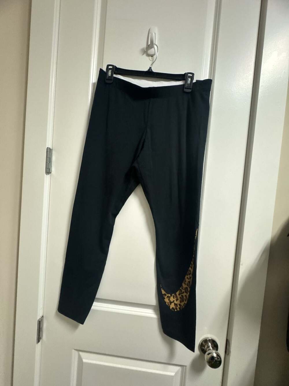 Nike Women's Leg-A-See Black/Animal Print Leggings (CN7153-010) Size L
